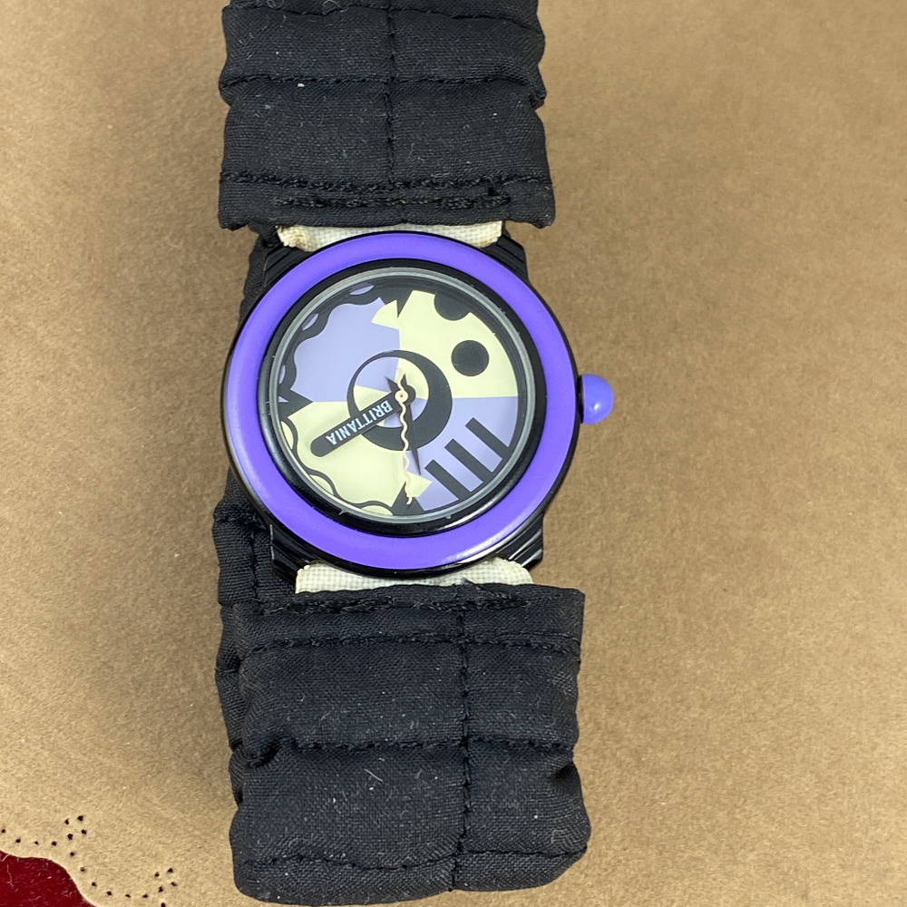 Vintage Brittania Watch Purple Bezel Yellow Black - Picture 4 of 7